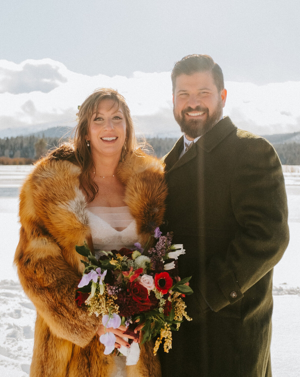 winter-snow-wedding-five-pine-lodge-oregon-venue-february-sun-colorful-western-chic-fur-blankets-candles01137
