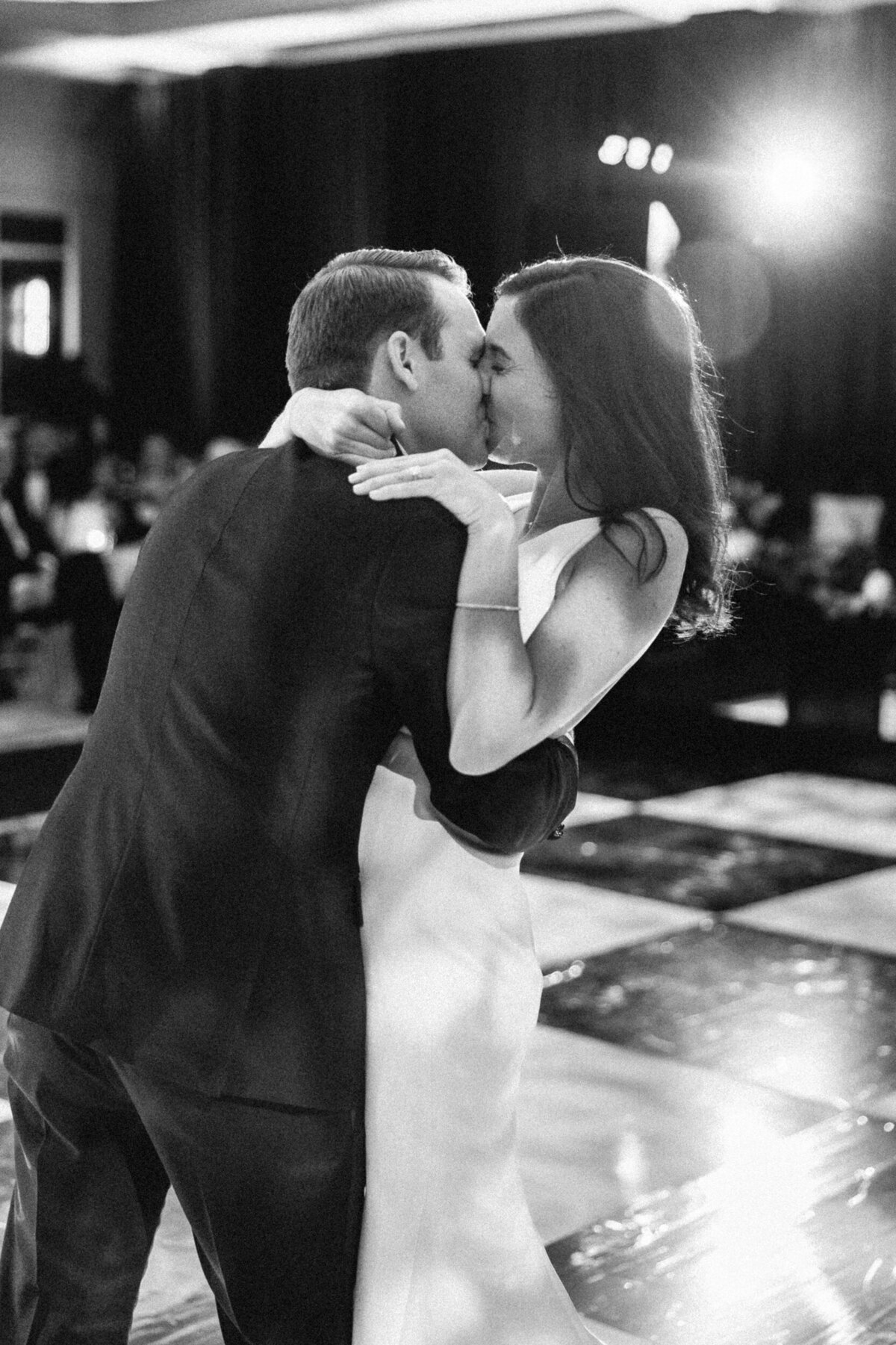 four-seasons-chicago-fall-wedding-alex-ferreri--72