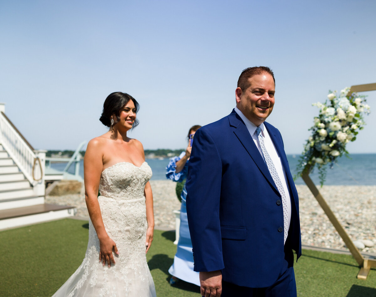 JaclynAustinOceanviewofNahantMassachusettsBostonWeddingPhotographyNewEnglandWeddingPhotographerTruetoColorCinematicEditorialDocumentaryWeddingPhotos20251-32