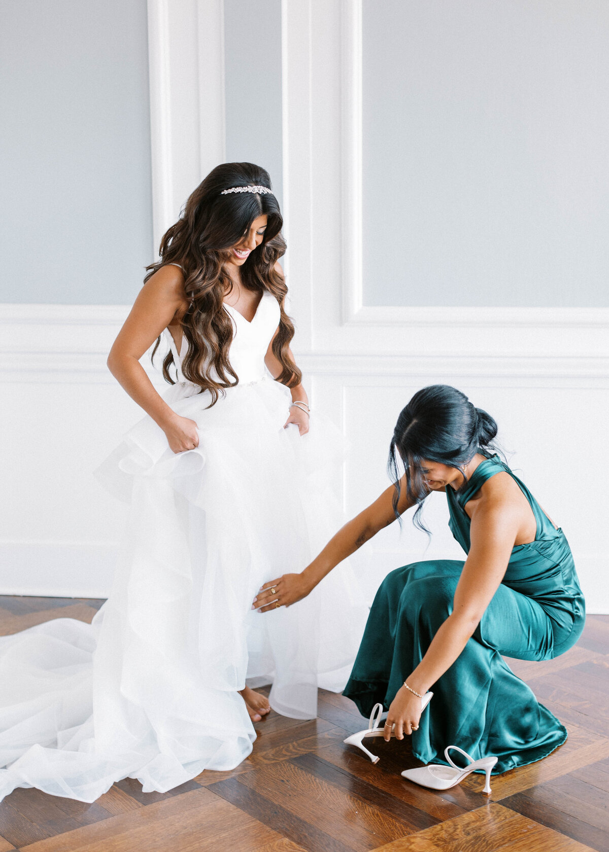 Huntingdon-Valley-Country-Club-Wedding-Bride-Getting-Ready_013