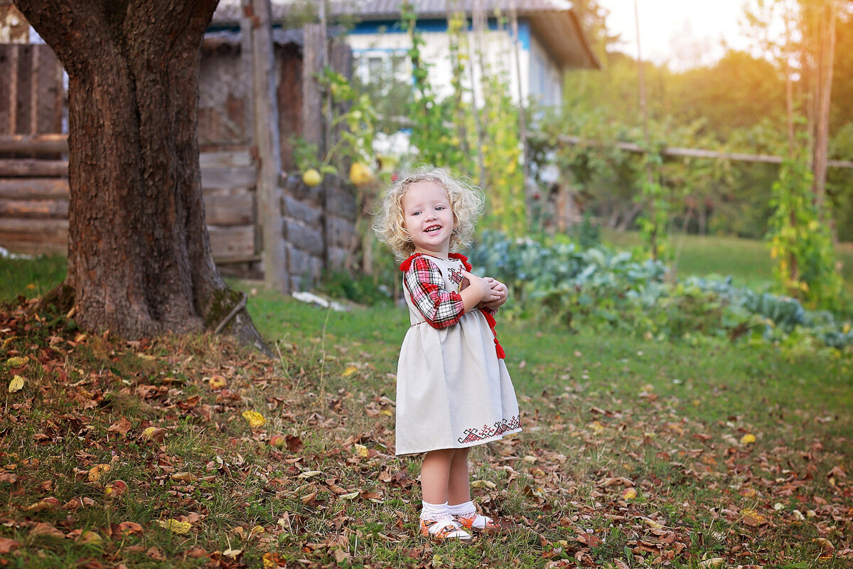 Baby in Ukrainian dress_Calgary Photographer