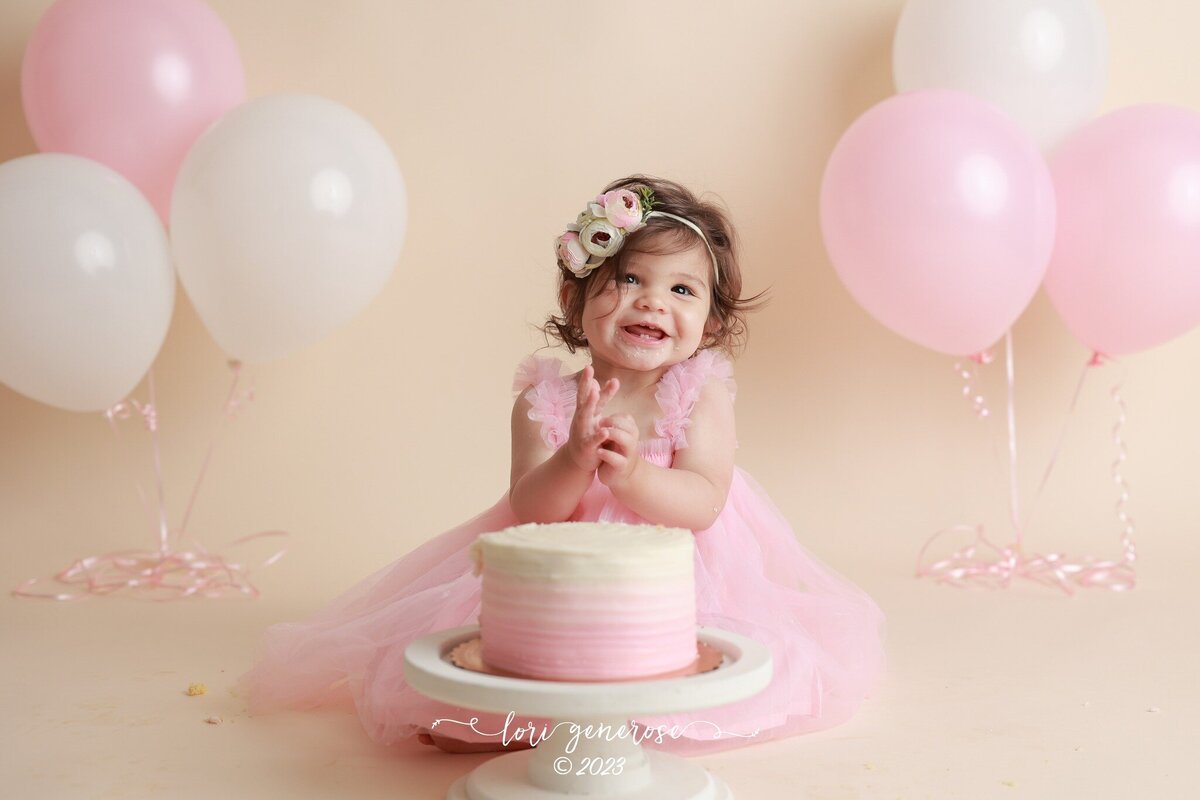 lehigh-valley-photographer-lori-generose-lg-photography-first-birthday-cake-smash-girl-king-of-prussia-pa