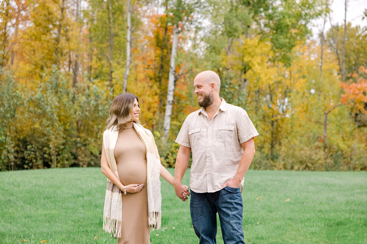 family-mini-session-ontario-ottawa-grey-loft-studio-2024-5