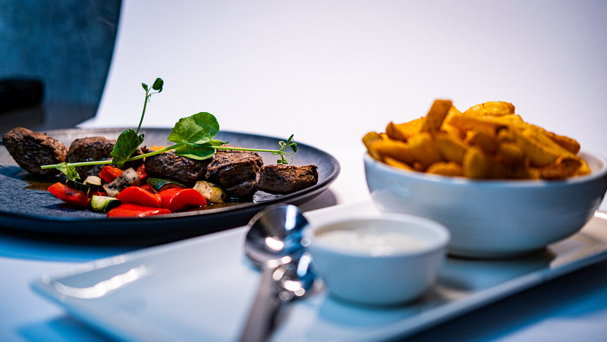food 25-04-56