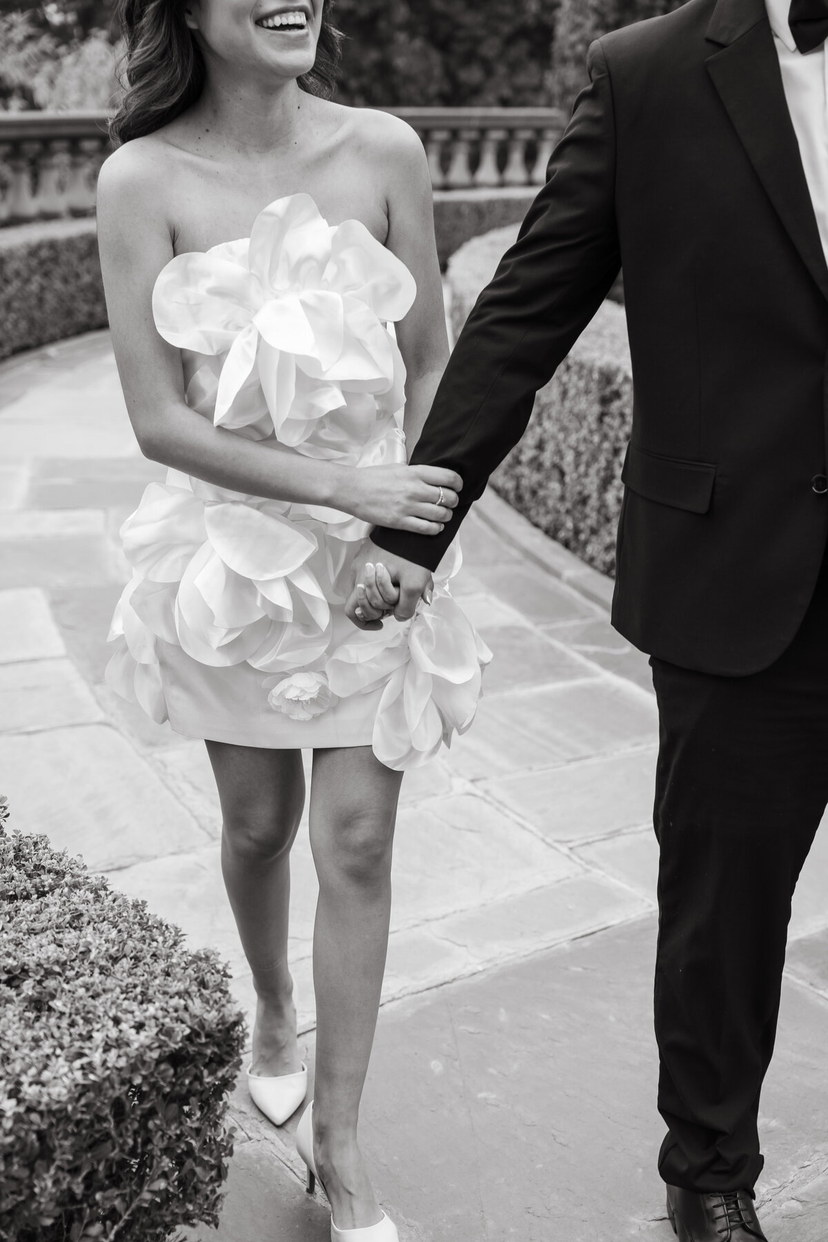 sunandpeakstudios-greystone mansion-beverlyhills-engagmentsession-classy-luxury-engagment-heidiandfroi-6