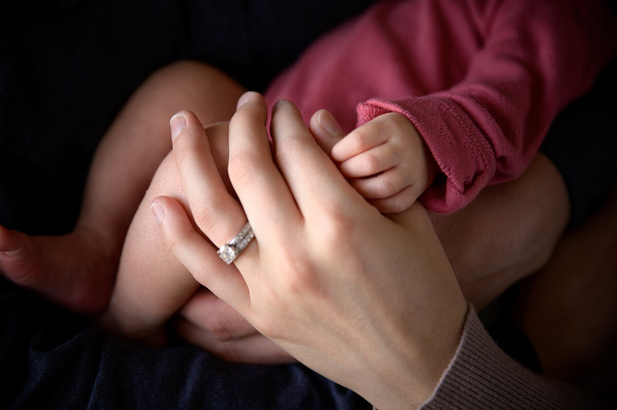 Abbie Potts Photography Green Bay Newborn Photographer Lifestyle Newborn Baby Session_0416