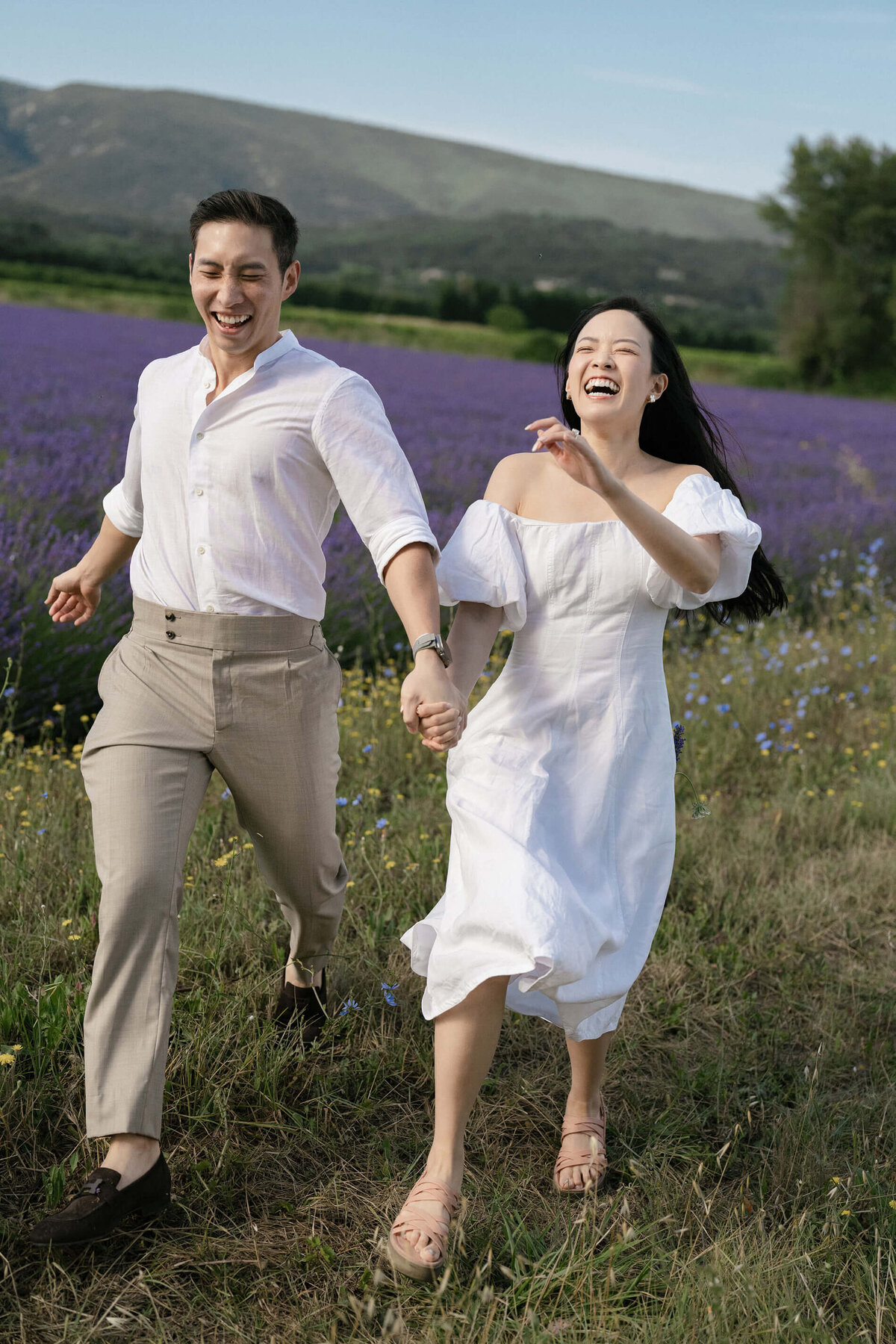 Pre wedding lavender photo shoot in the Luberon