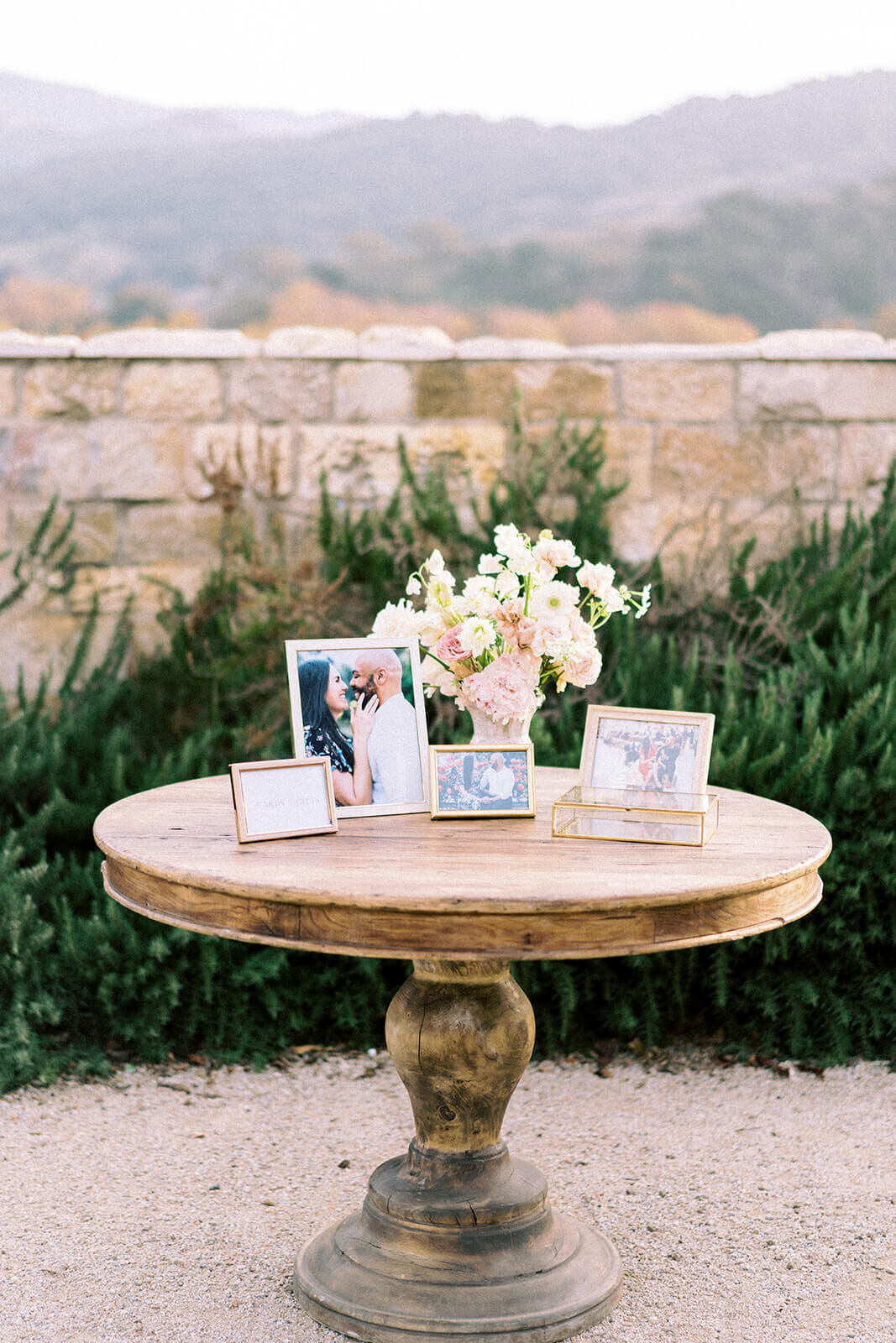 sunstone-winery-wedding-welcome-table