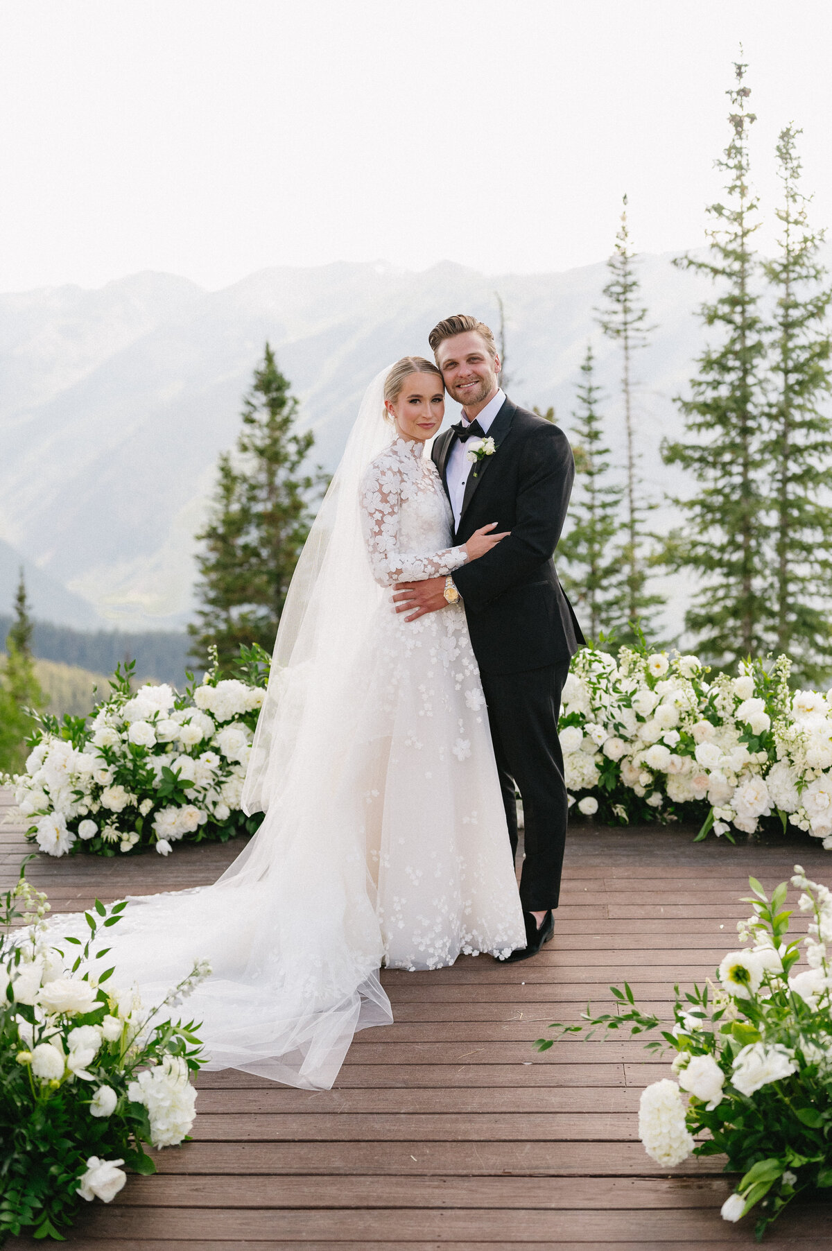 Calluna-Events-Aspen-Wedding-Deck-Portraits-1