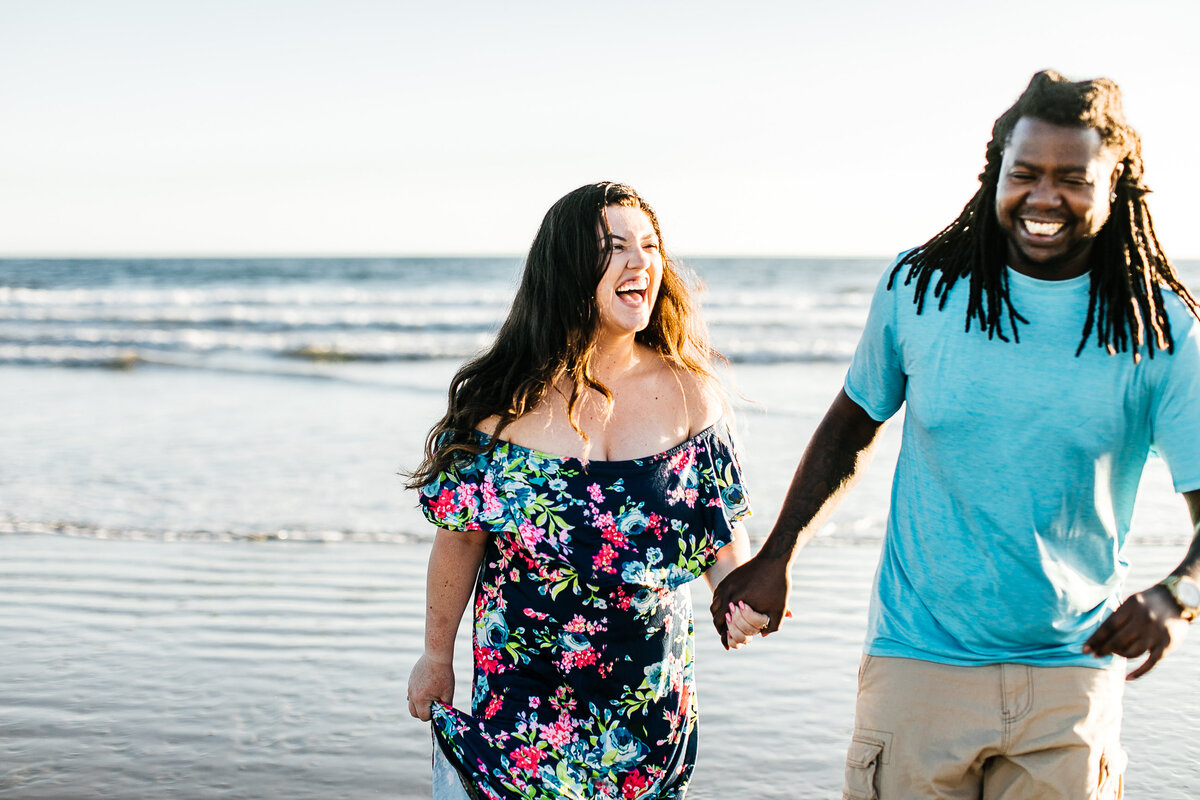 santa-monica-pier-engagement-photos-los-angeles-engagement-photographer-socal-wedding-photographer-erin-marton-photography-10