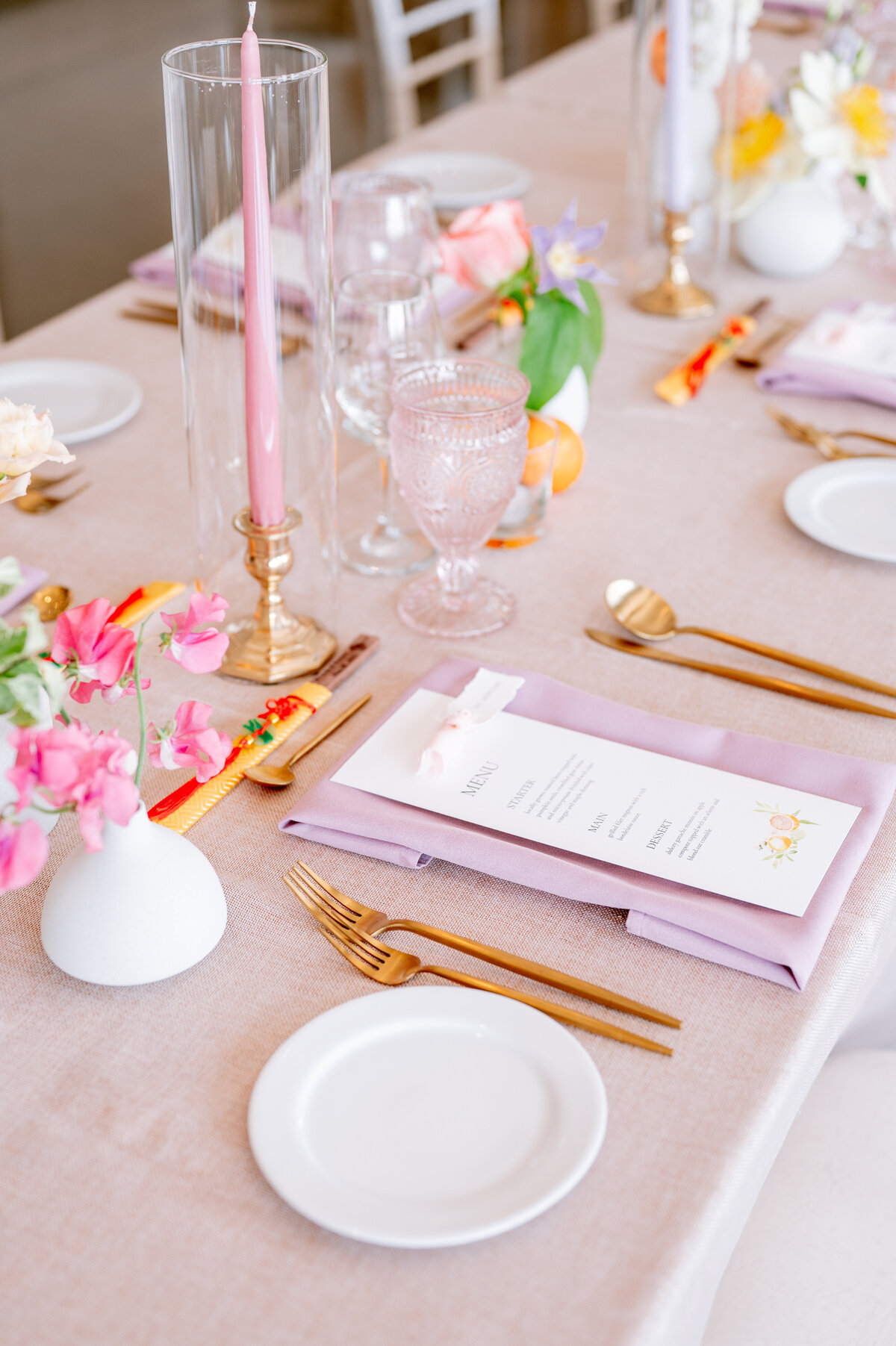 Le Belvedere-Bright-Spring-Floral-Wedding-Photography-by-Emma 15