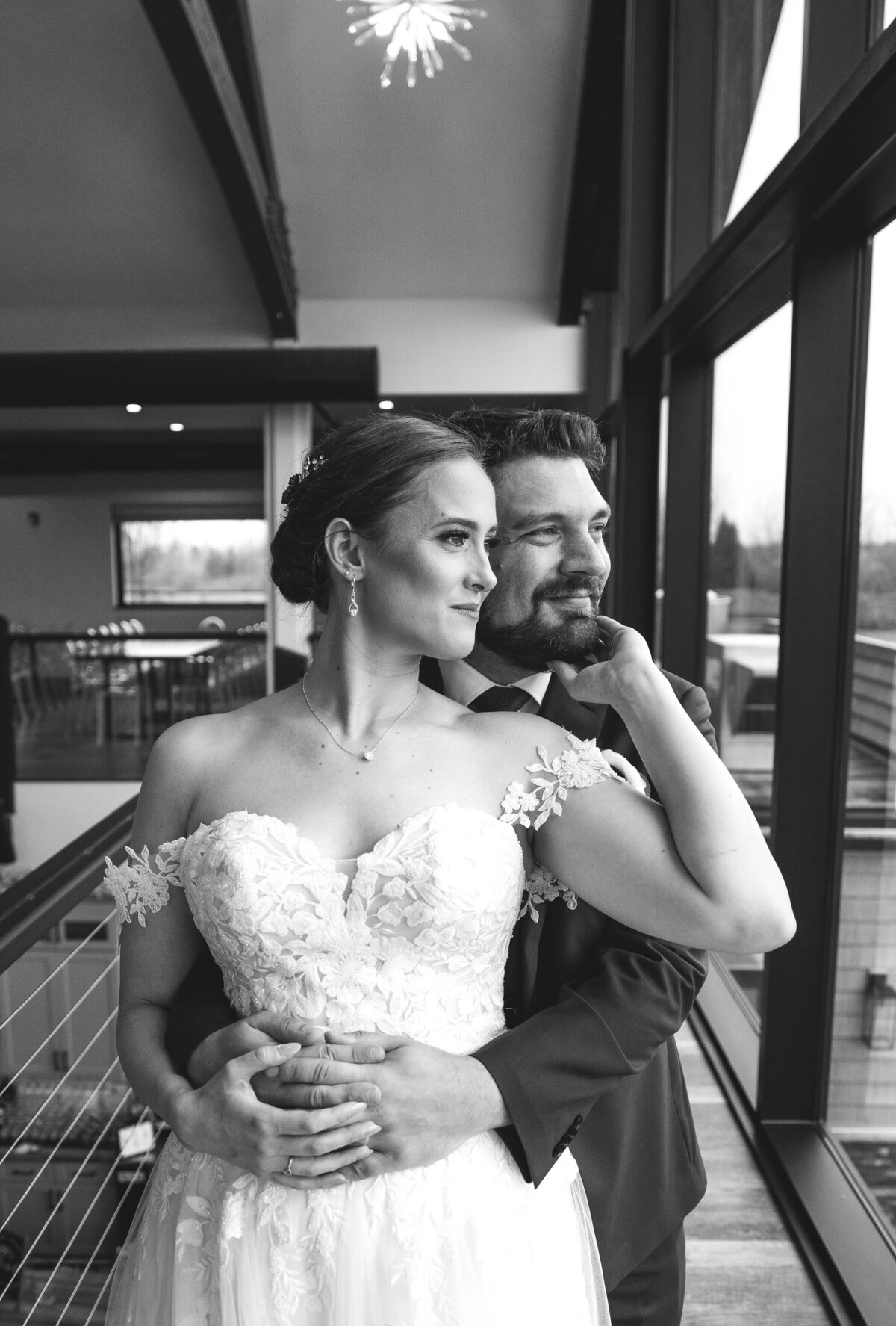Buffalo, NY Rochester, NY and WNY wedding and engagement photographer. Jessica Stewart Photograpy The Sterling Clarence NY The Timberlodge Clarence NY Weddings