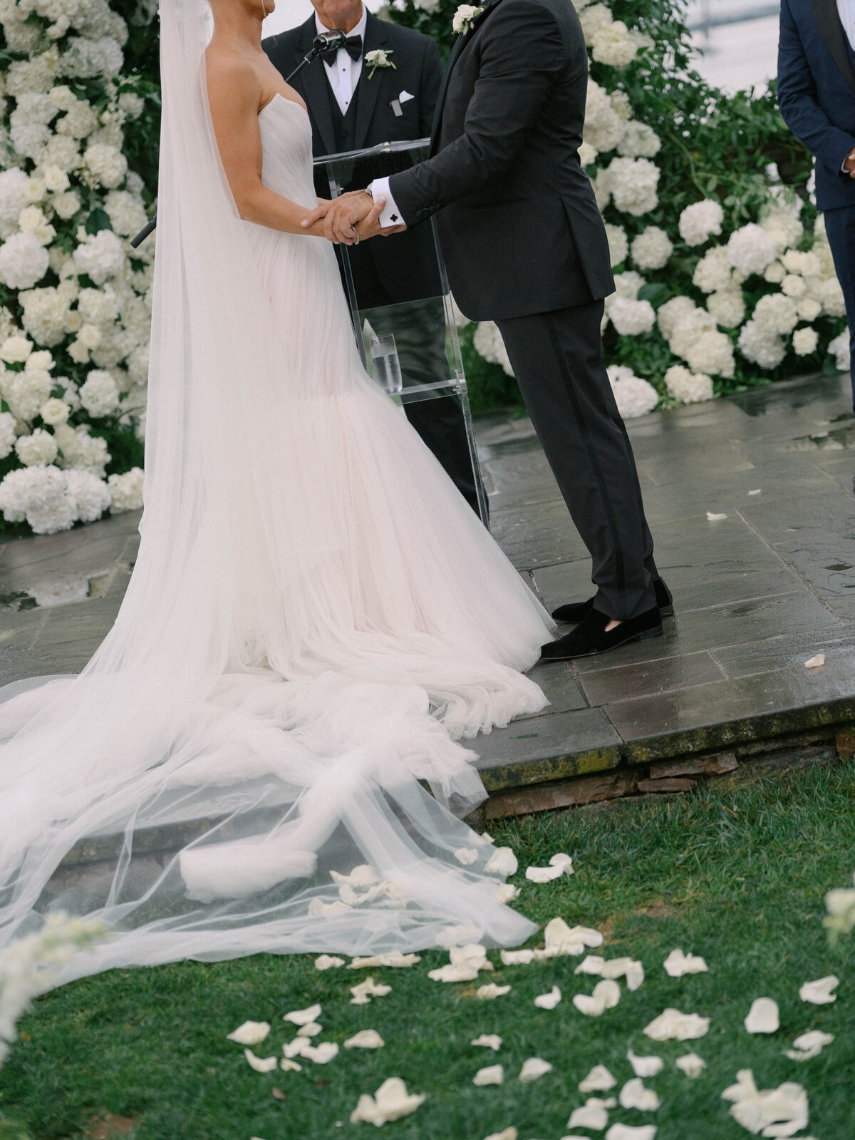 summer-wedding-castle-hill-inn-ri