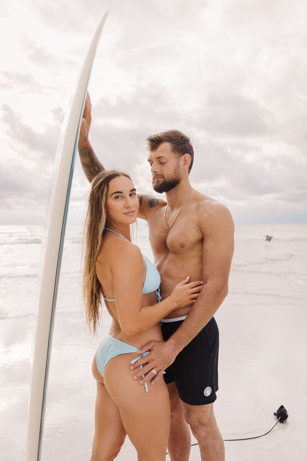SIESTAKEY-COUPLESHOOT-SURFBOARDSHOOT-FL-23