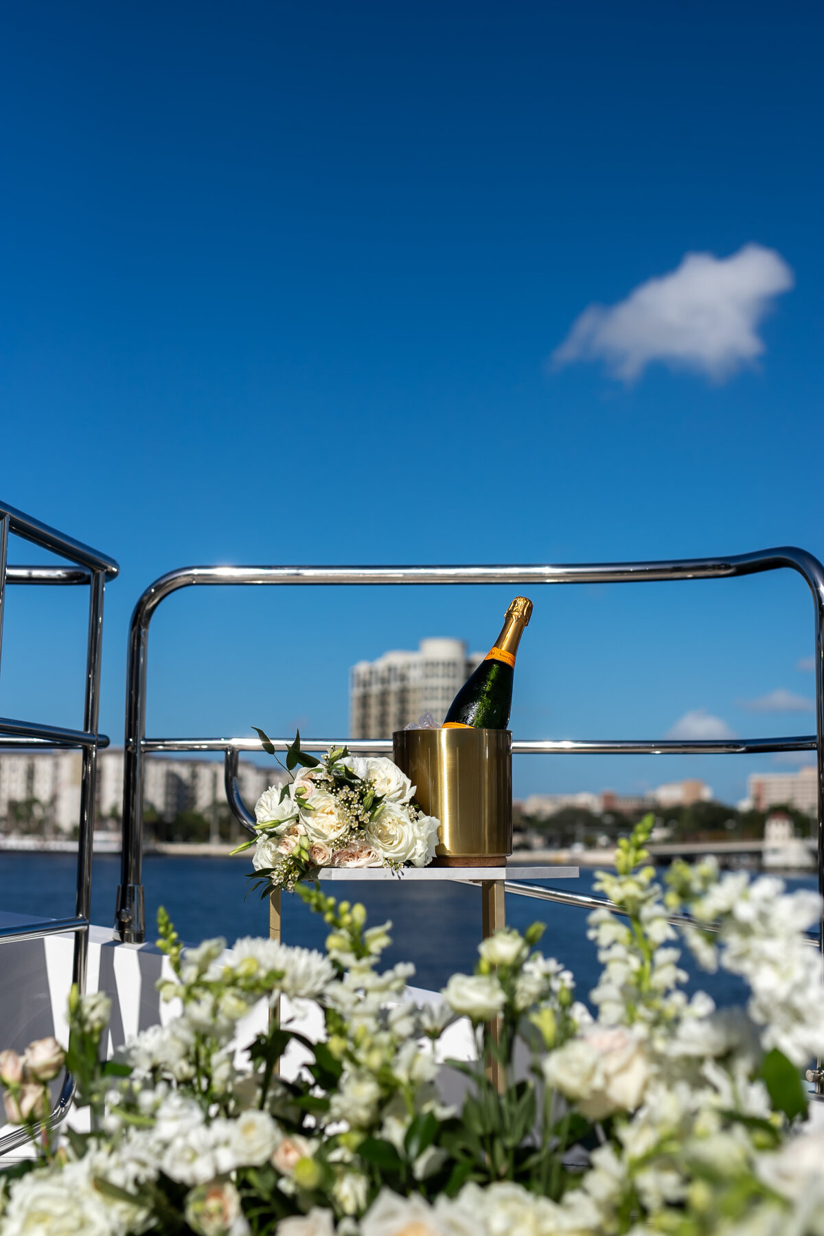 foto-bohemia-tampa-bay-yacht-proposal-chantilly-chic-celebrations-1