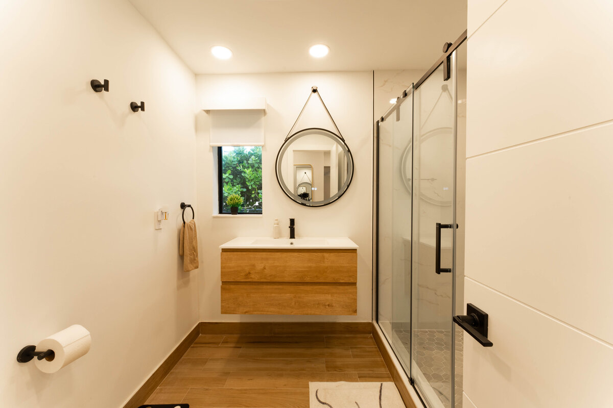 Bathroom 2 (1)