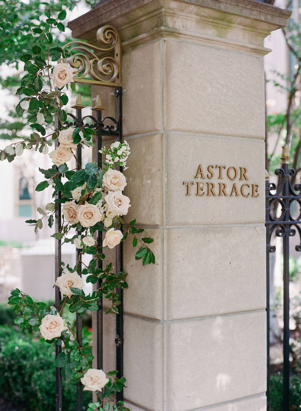 molly-luke-st-regis-dc-wedding-floral-installation-springvale-floral