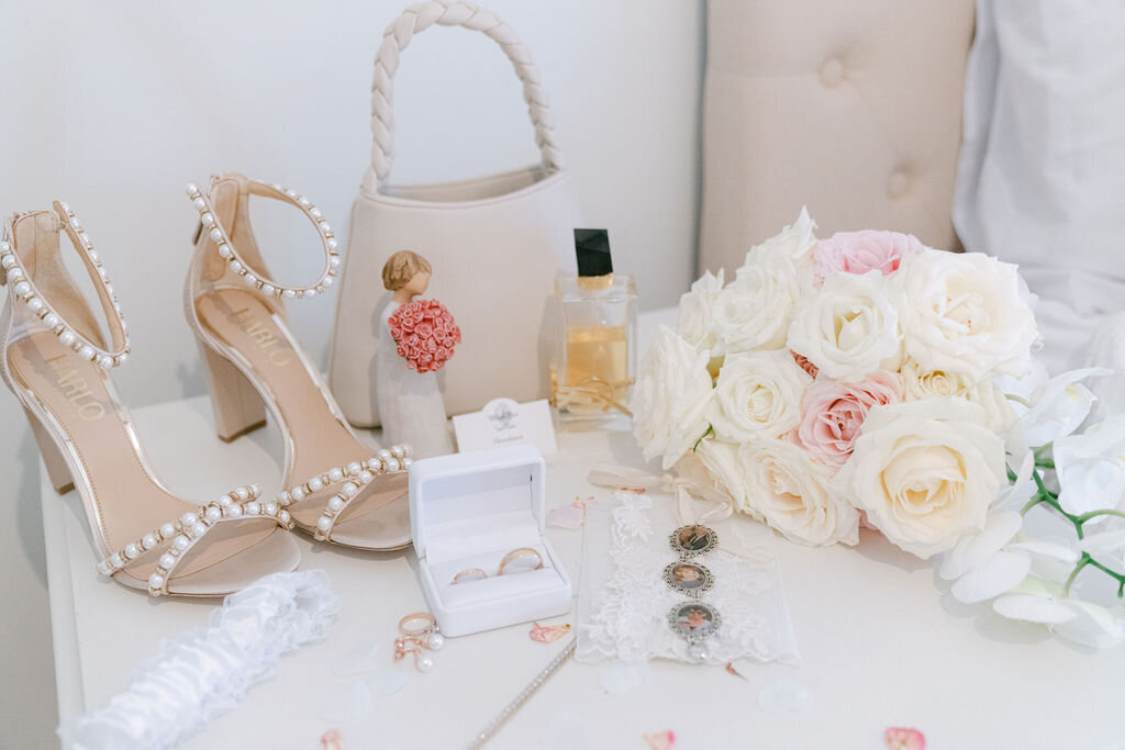 A+L-GettingReadyBride-15