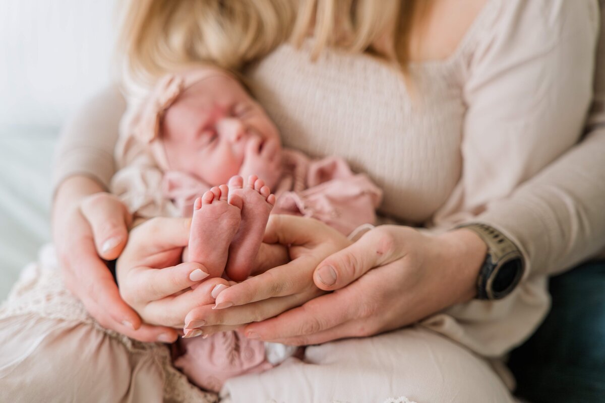 Lifestlye_Newborn_Photos_Pueblo_Colorado_35