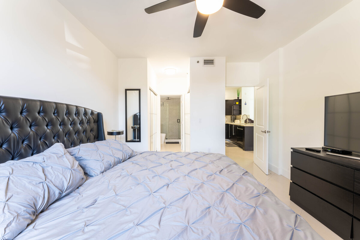 Bedroom 1 (2)