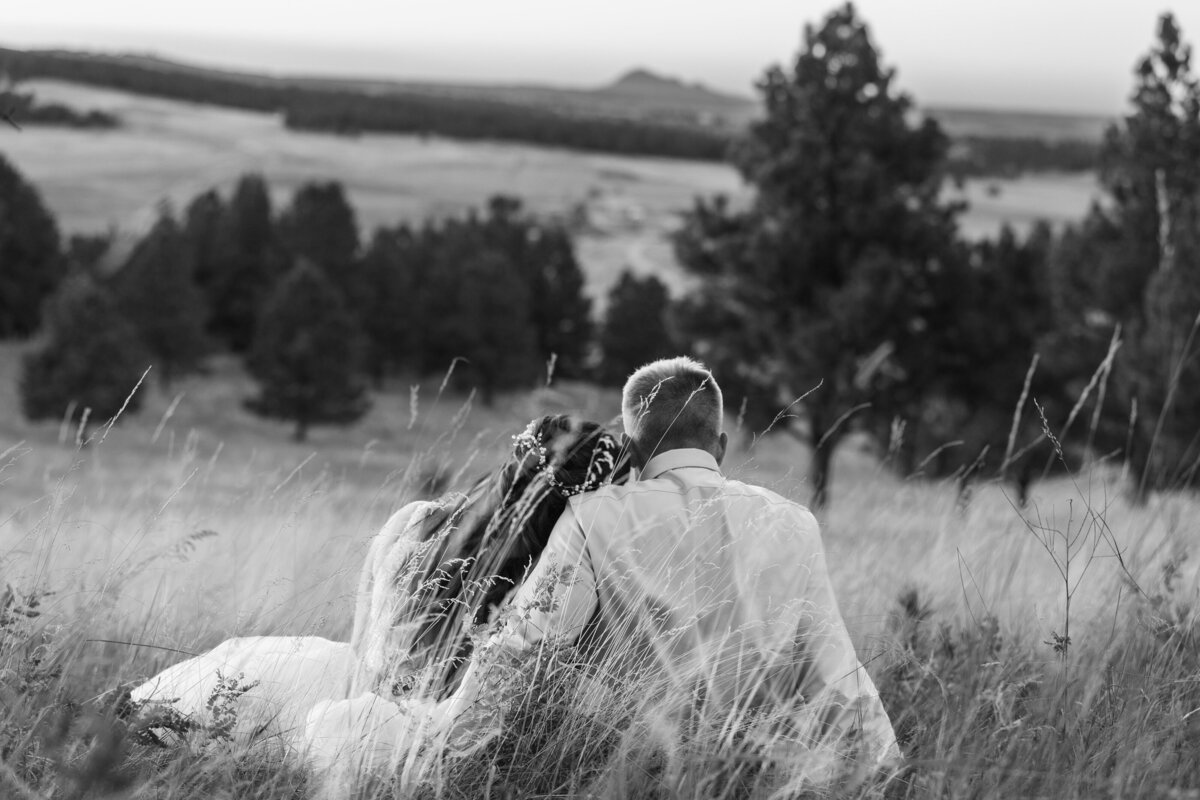 theunnecessarypartybarn-rapidcityweddingphotographer-blackhillswedding-wanderingwildemedia-samantharoan-couples-sunset-goldenhourcouplesportraits-17