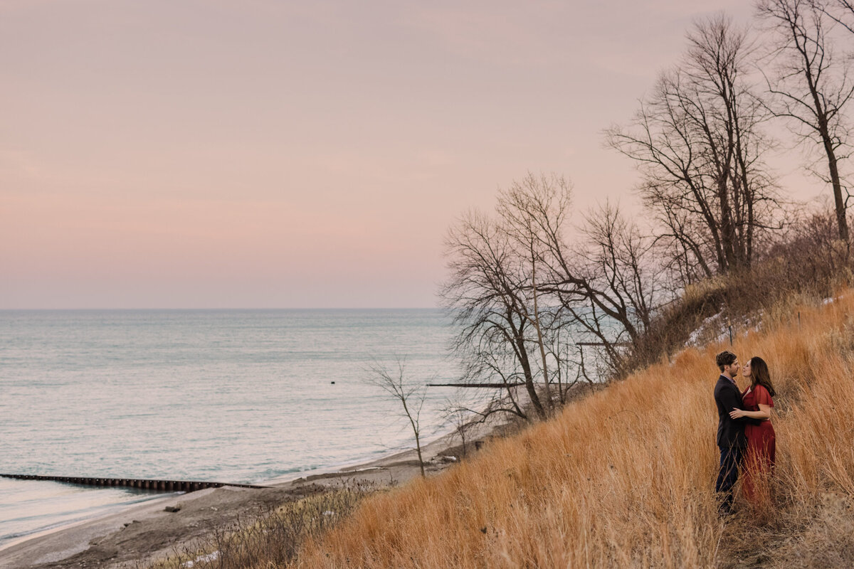 A beautiful sunset engagement session at Fort Sheridan Forest Preserve