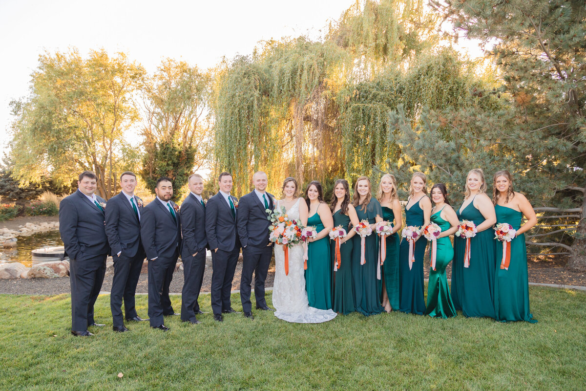 charcoal-and-dark-green-wedding-colors