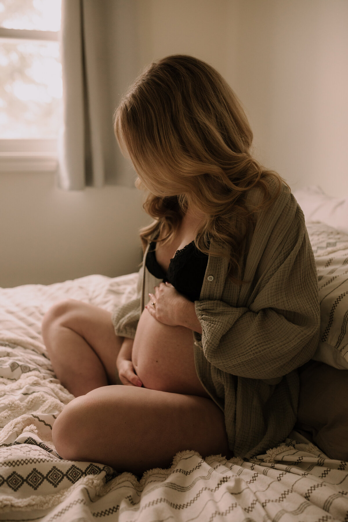shalun-maternity-home-session-intimate-photography-hamilton-4