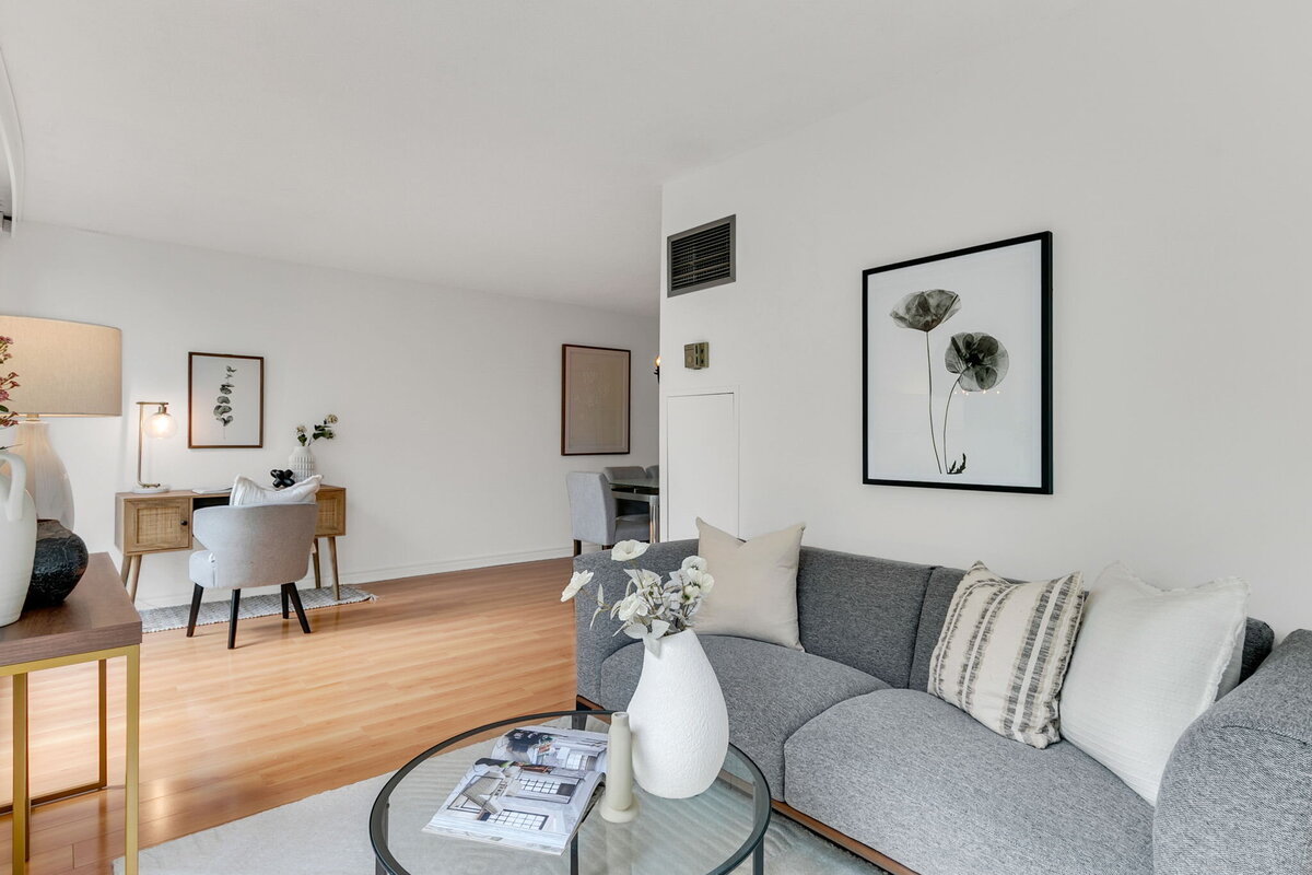 12-web-or-mls-8_005_Living Room