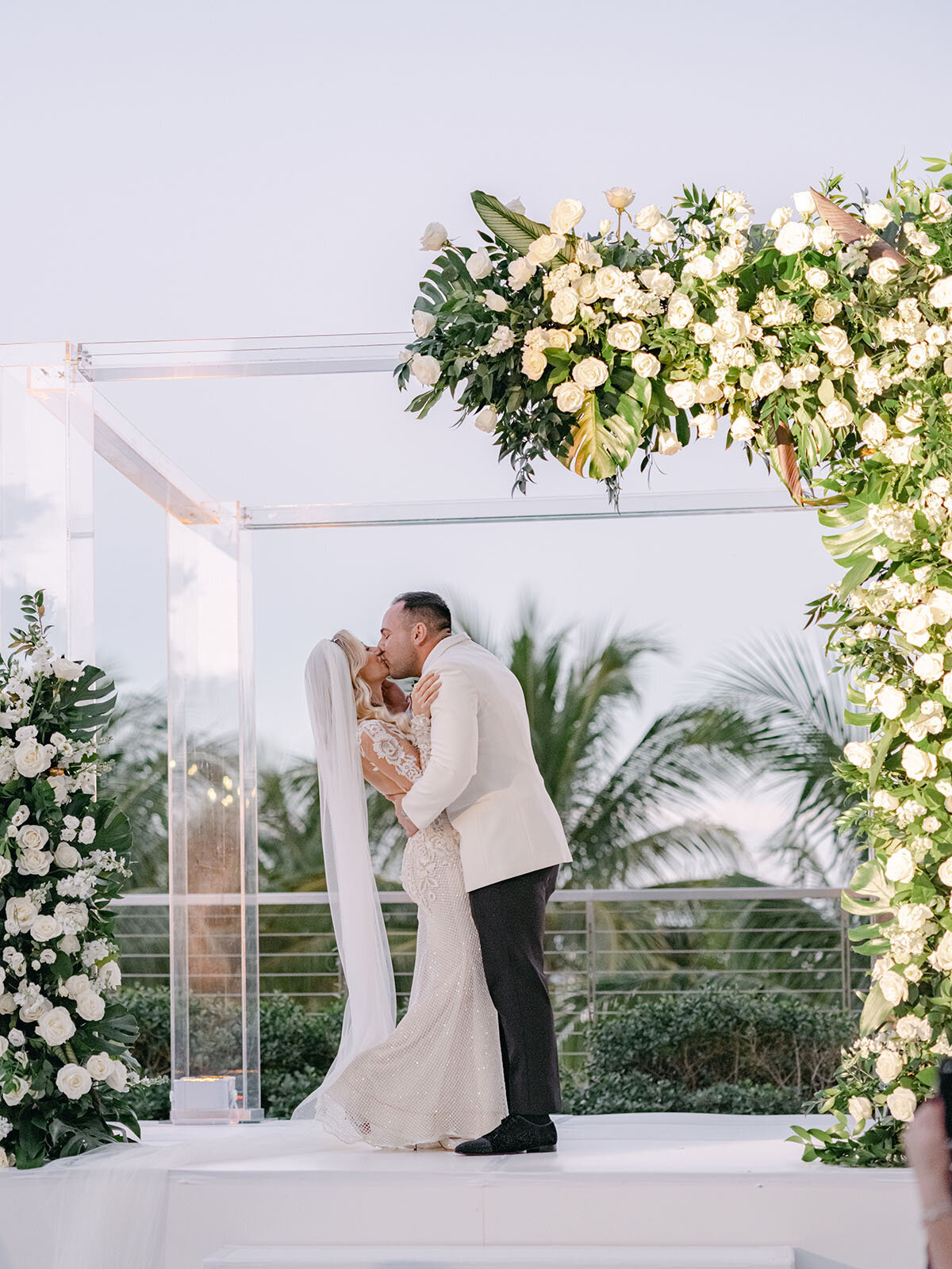 00034-enchanting-wedding-miami-beach-edition-chris-weinberg-events