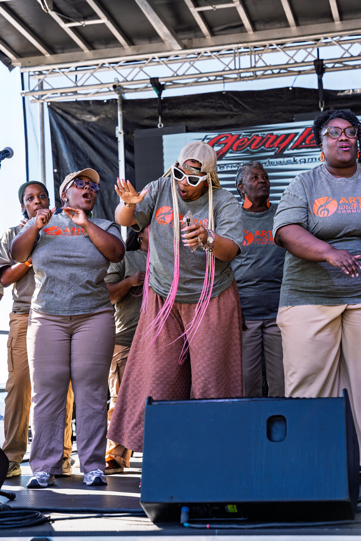 Arthur and Friends Community Choir-2