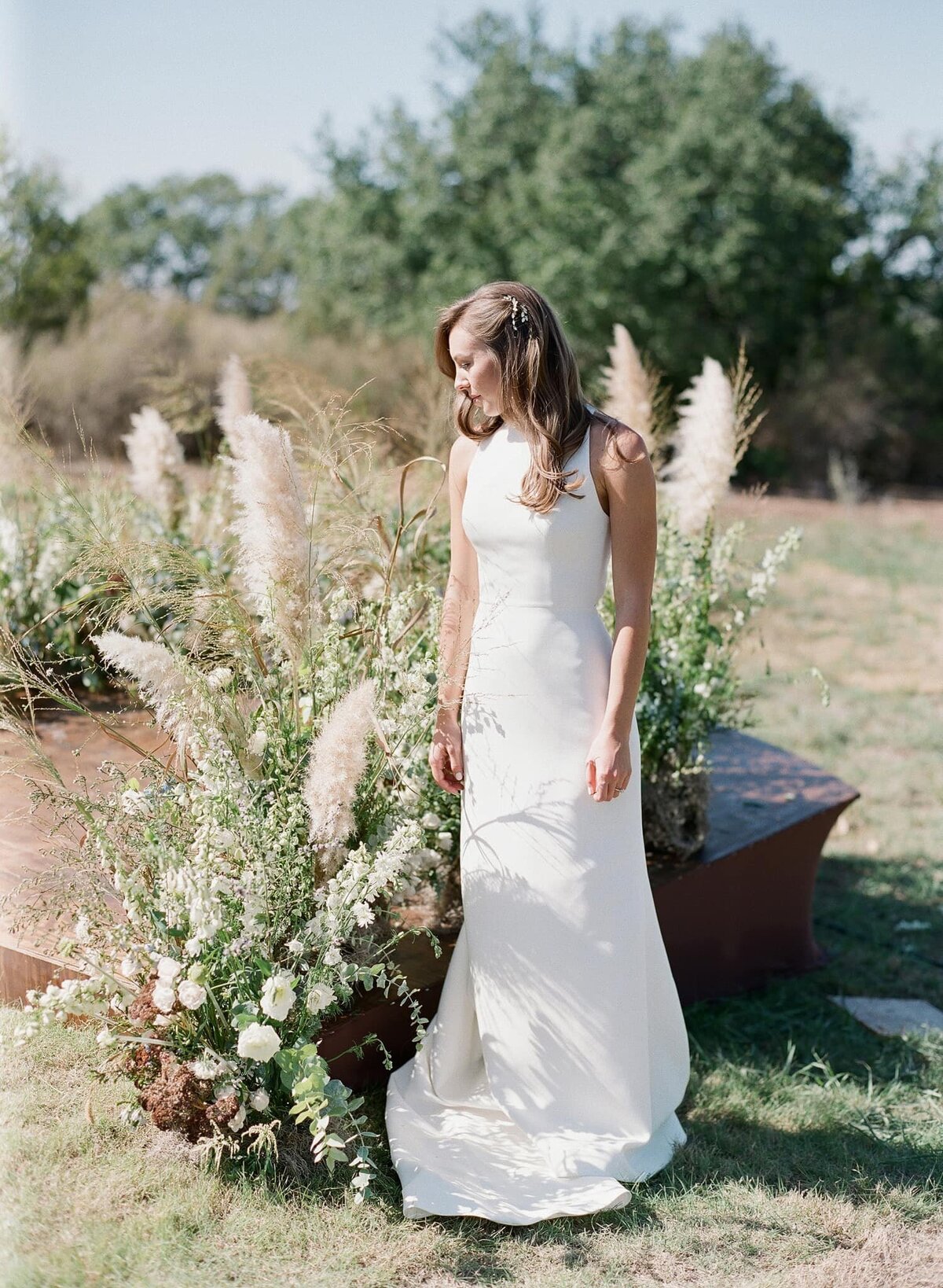 kendall-stephen-bw-theory-hill-country-wedding22_1