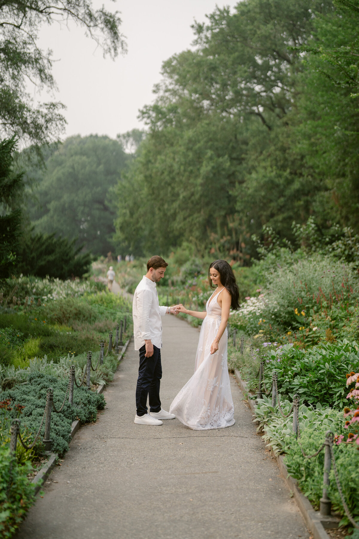 centralparkenengagementsession-engagementsessionnyc-fineartweddingphotographer-felixfeyginphotography-026
