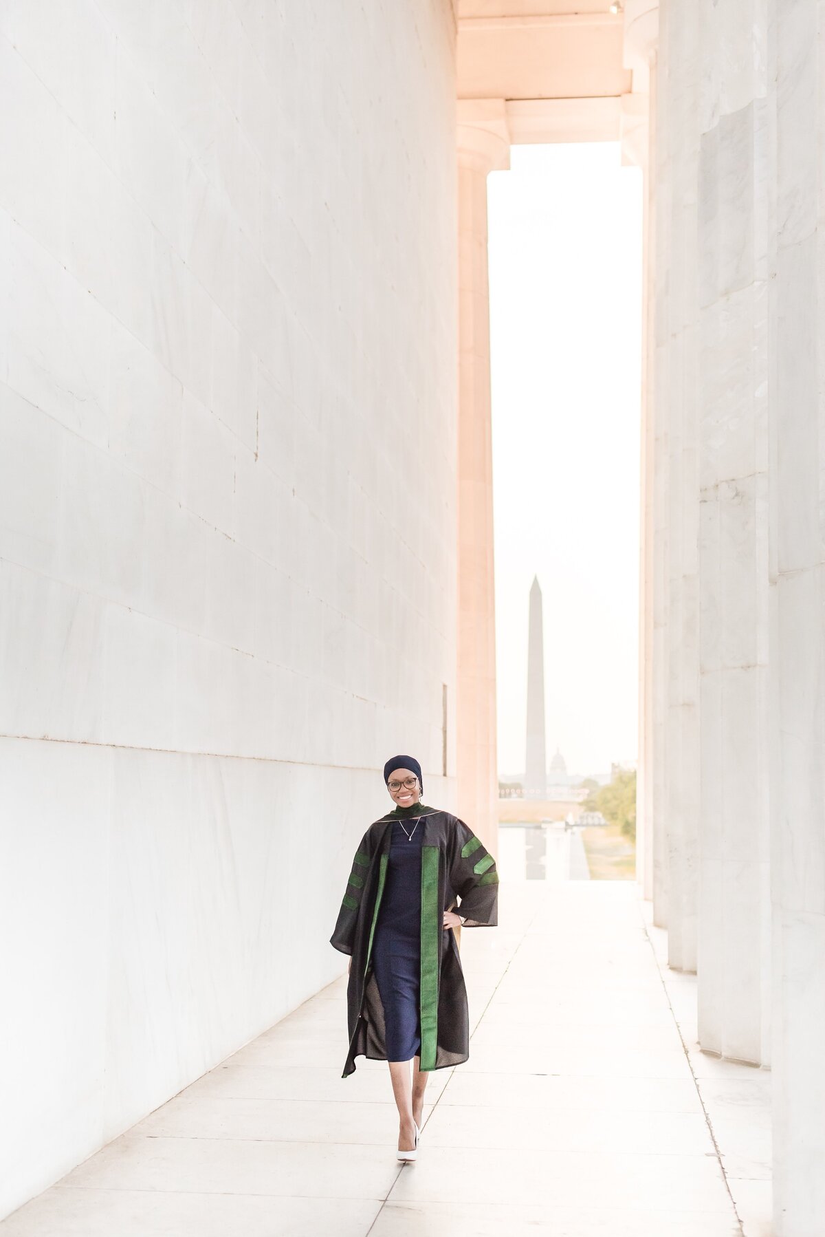 lincoln memorial graduation photo girl