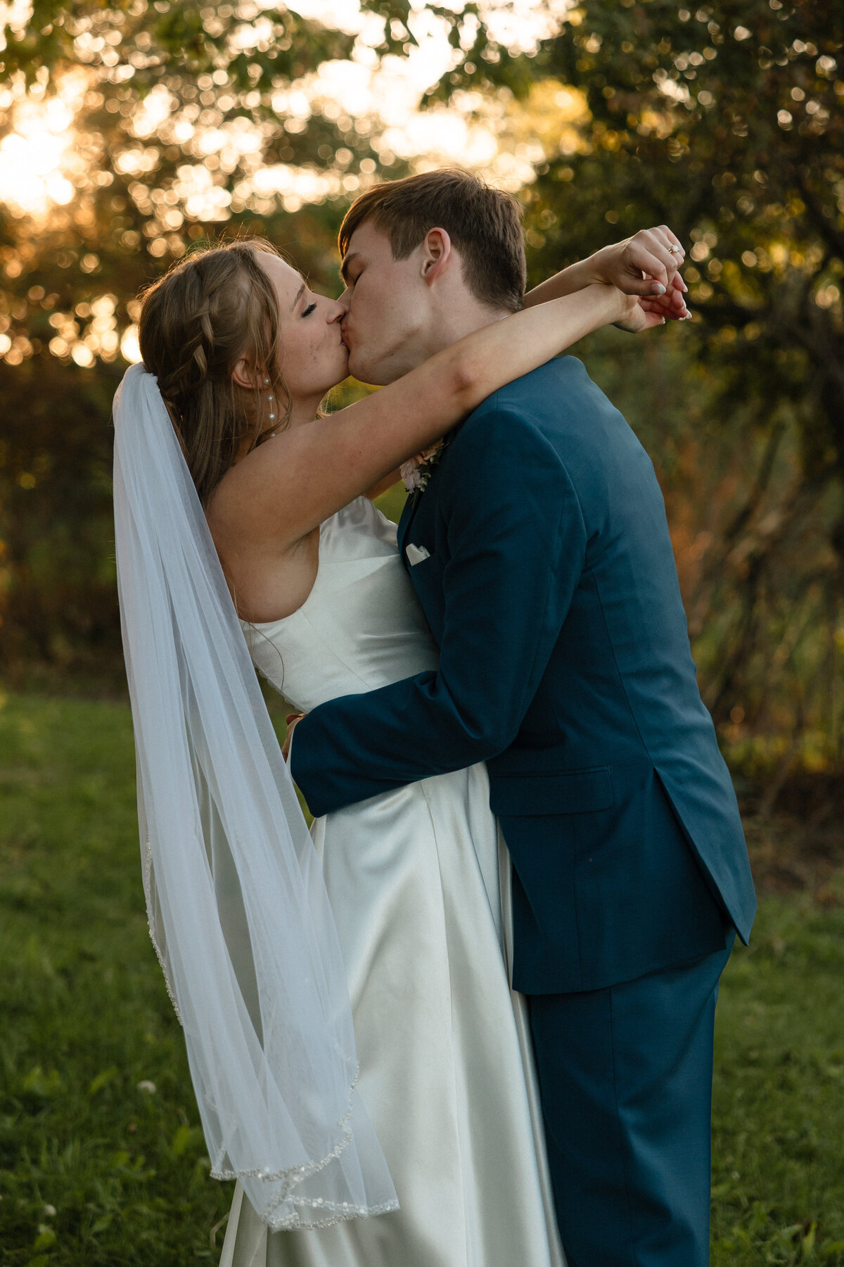 Sydney and Brant's Rustic Midwest Wedding Photography-665