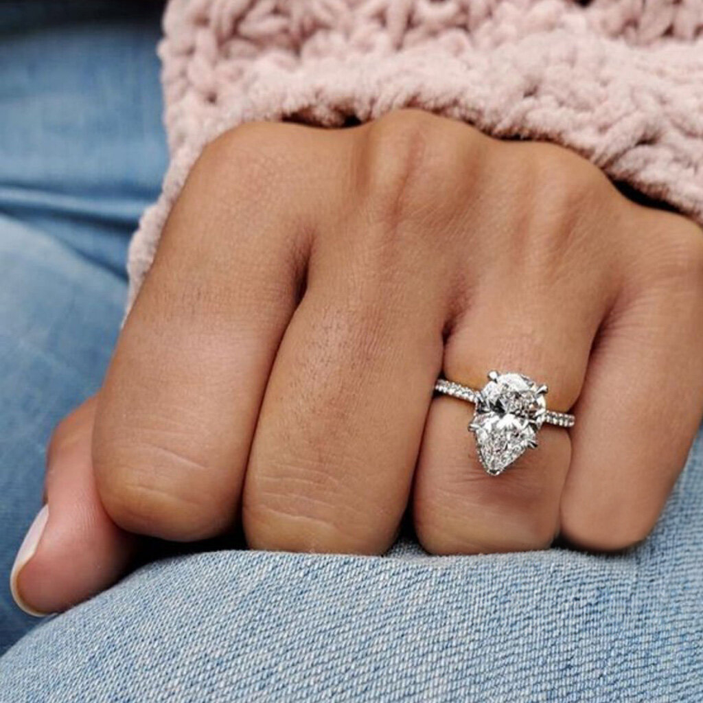 pear-diamond-engagement-ring