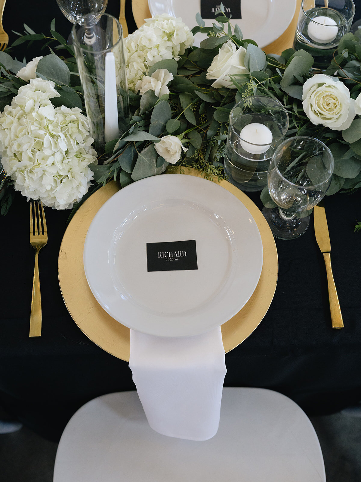 2025-10-11_DykesWeddingPreviews_MollyMurphyPhotography-43