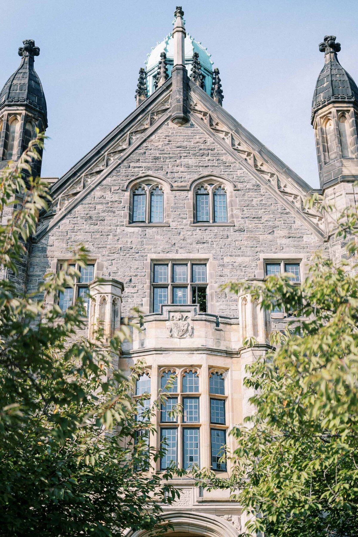 E12-Engagement-photoshoot-Trinity-College-Toronto-Jerilyn-and-Mitch-2024-10-11-2500px-1001