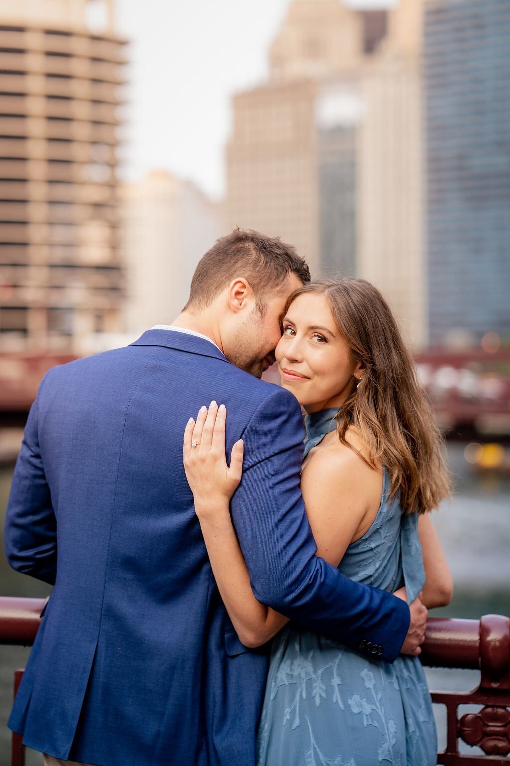 Chicago-River-Walk-Engagement-Photos+(7)