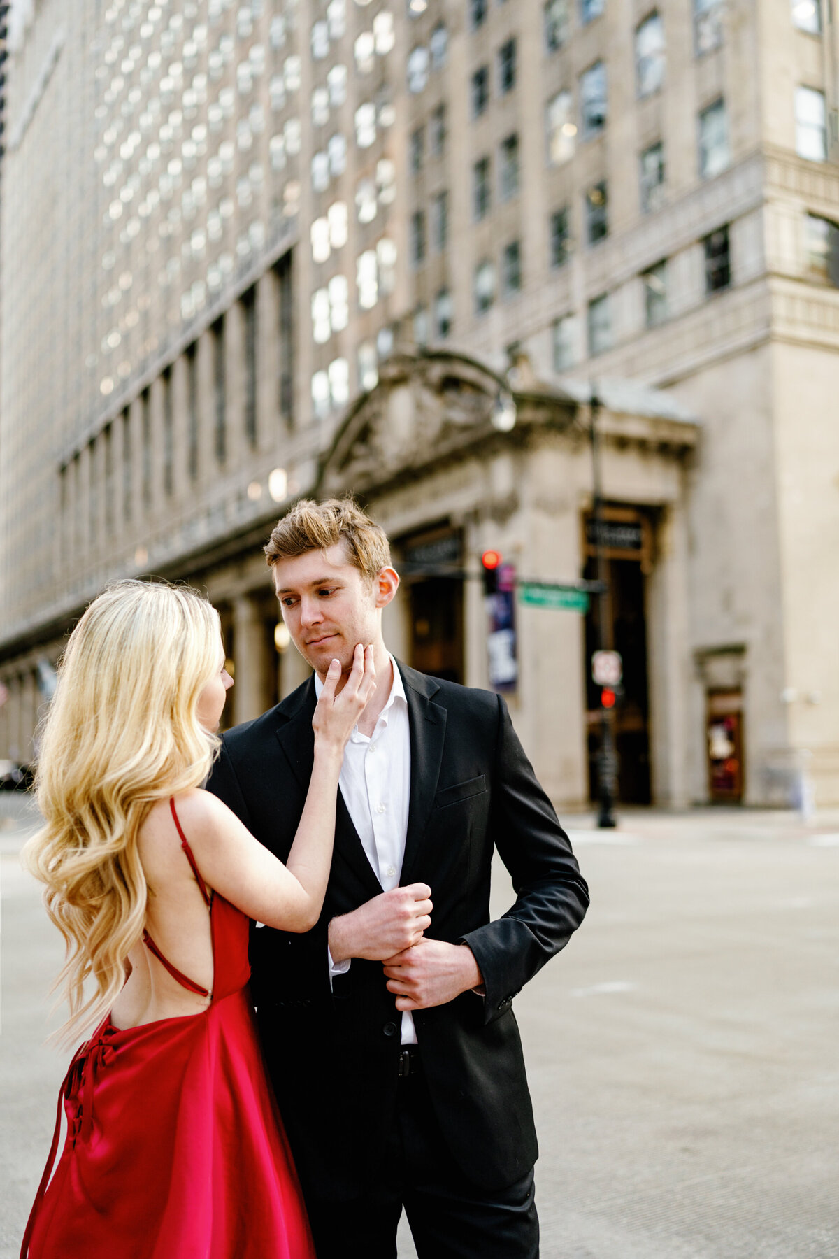 Aspen-Avenue-Chicago-Wedding-Photographer-Lyric-Opera-House-Elegant-Timeless-Classic-Luxury-Downtown-True-to-Color-Bold-Romantic-Chicago-Theater-Lurie-Garden-FAV-61