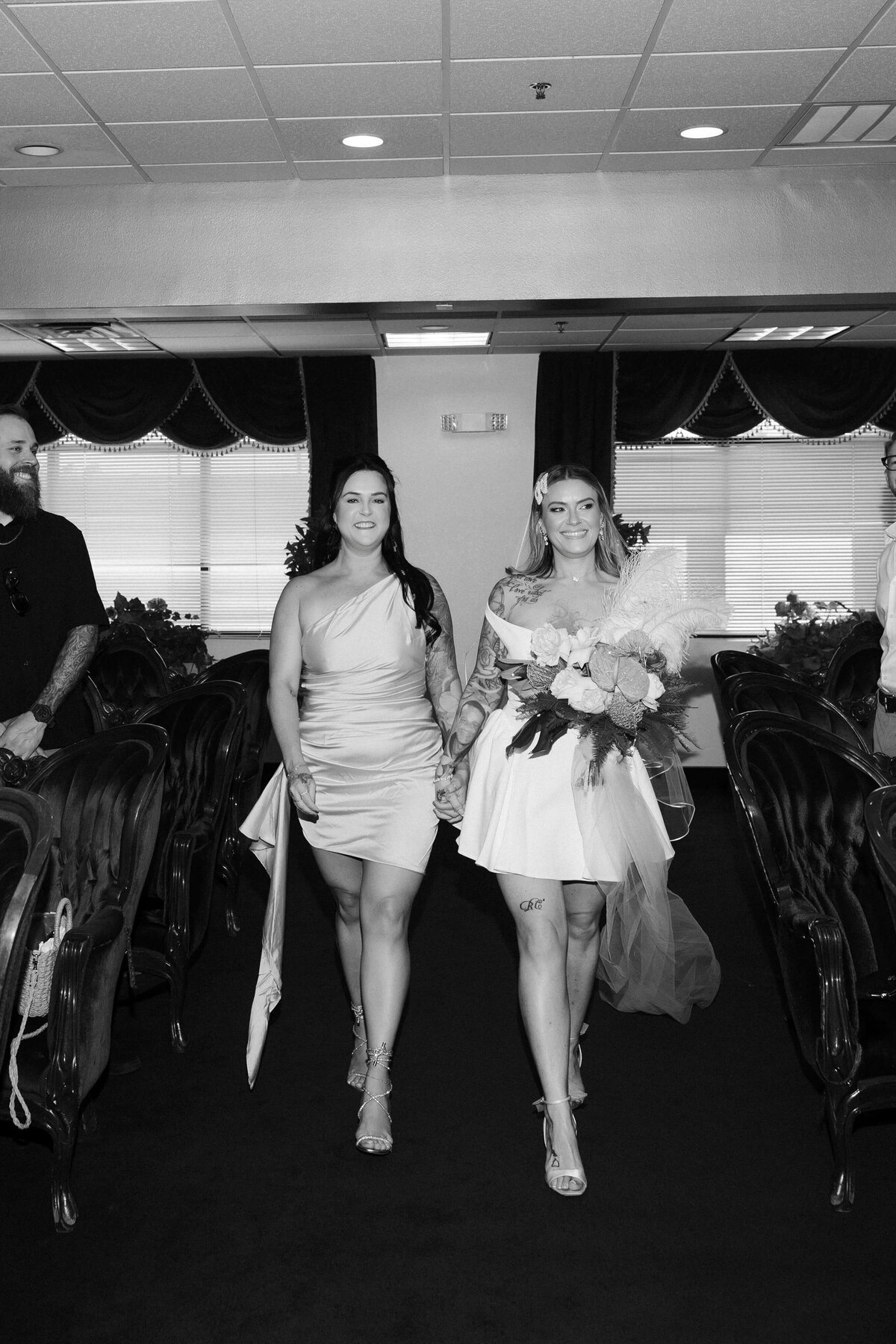 61_riskyexposure_sasha-andy_las-vegas-elopement-photography