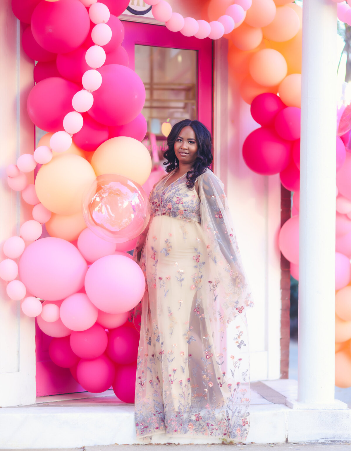 savannah-glamour-boho-gown-portrait-historic-district-balloons-portrait-01