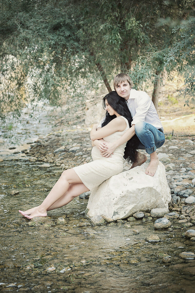 Romantic pregnancy photo session by Calgary Family Photographer