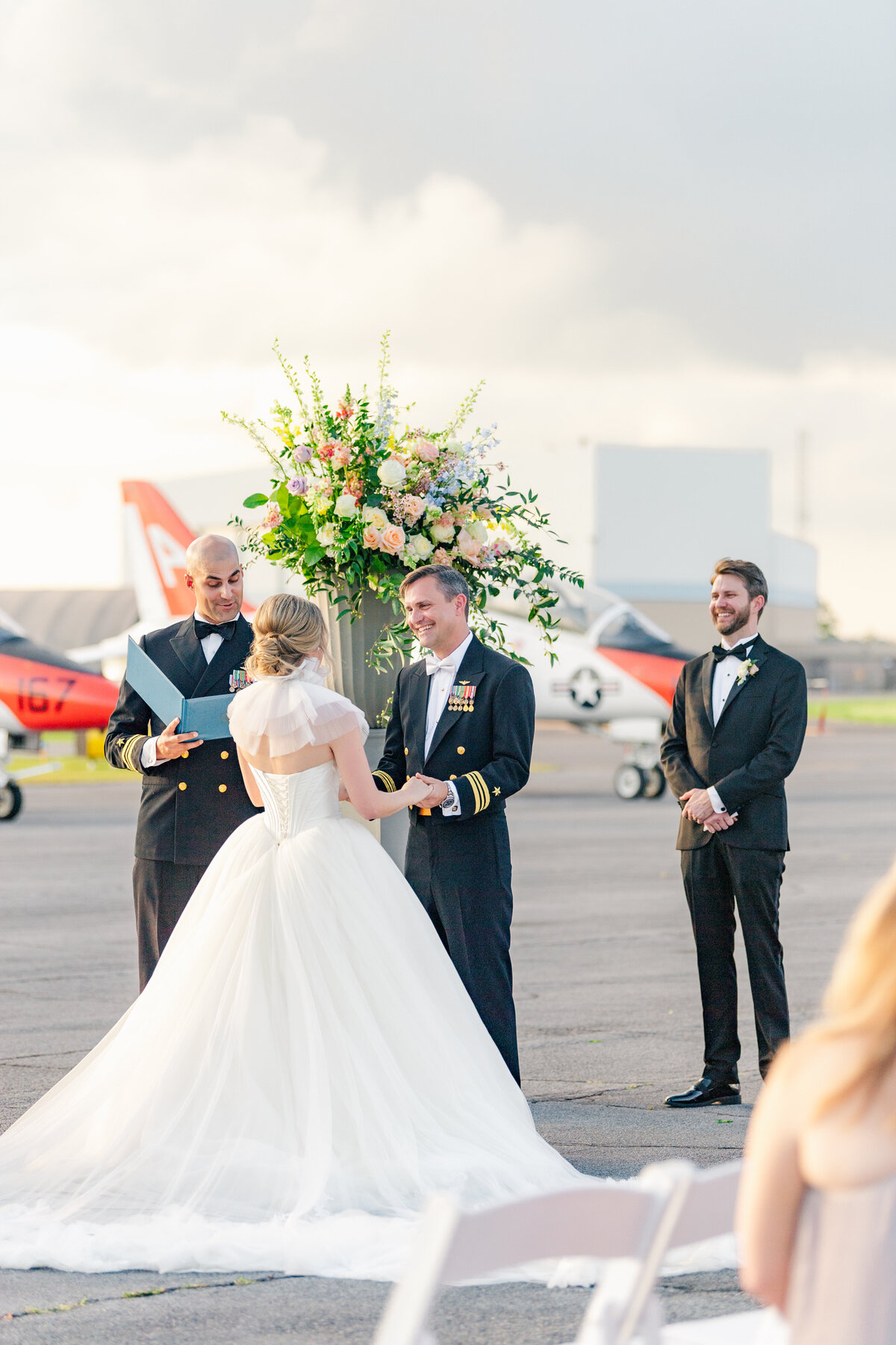 Merdian Mississippi Wedding at Key Bros Hanger _ Lauren Elliott Photography _ Sarah and TY-793