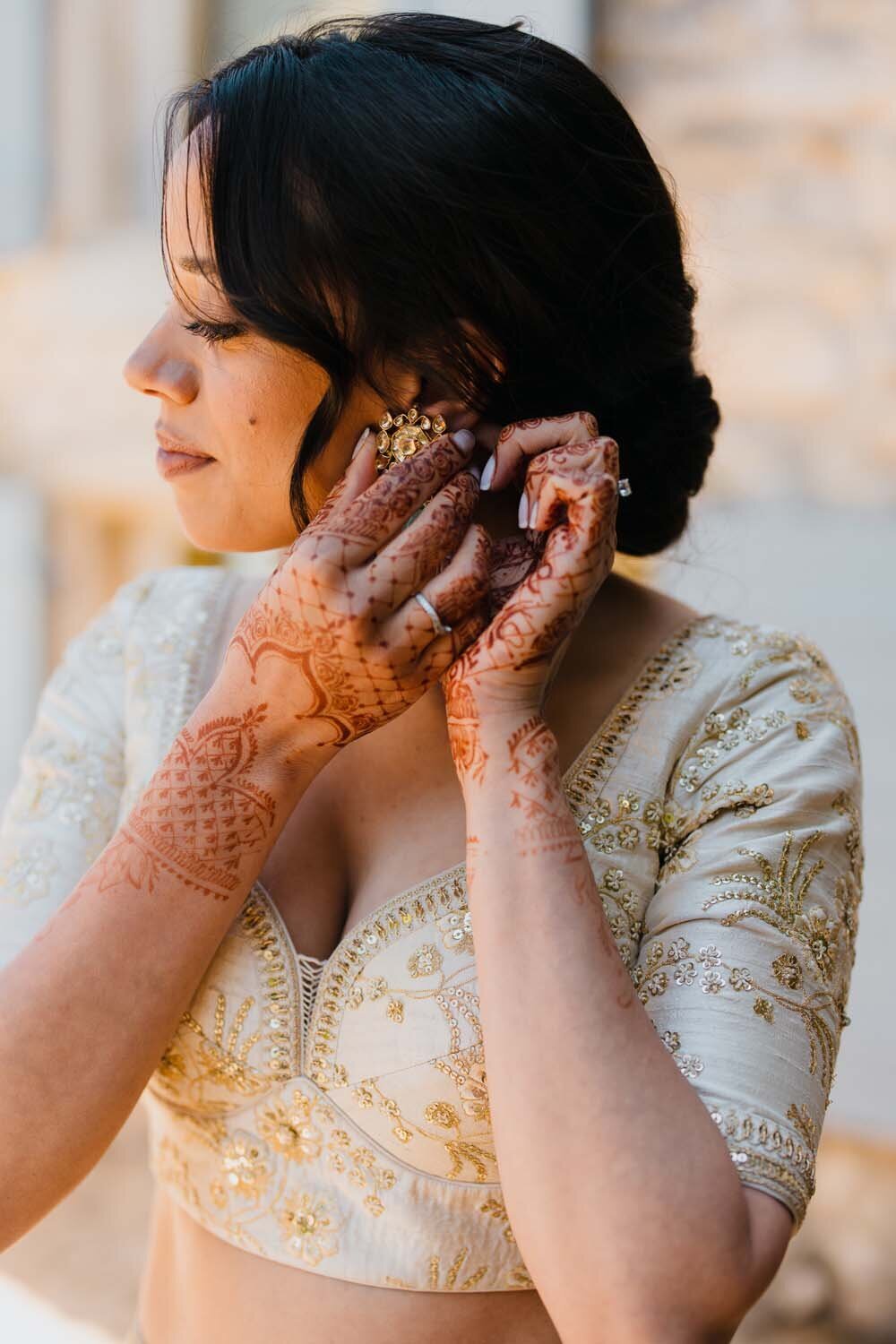 Ian Tasha Luxury Hindi wedding with french accents at Bastide de Marie in Provence - The Bold Americana photography Veronique Lorre florist2
