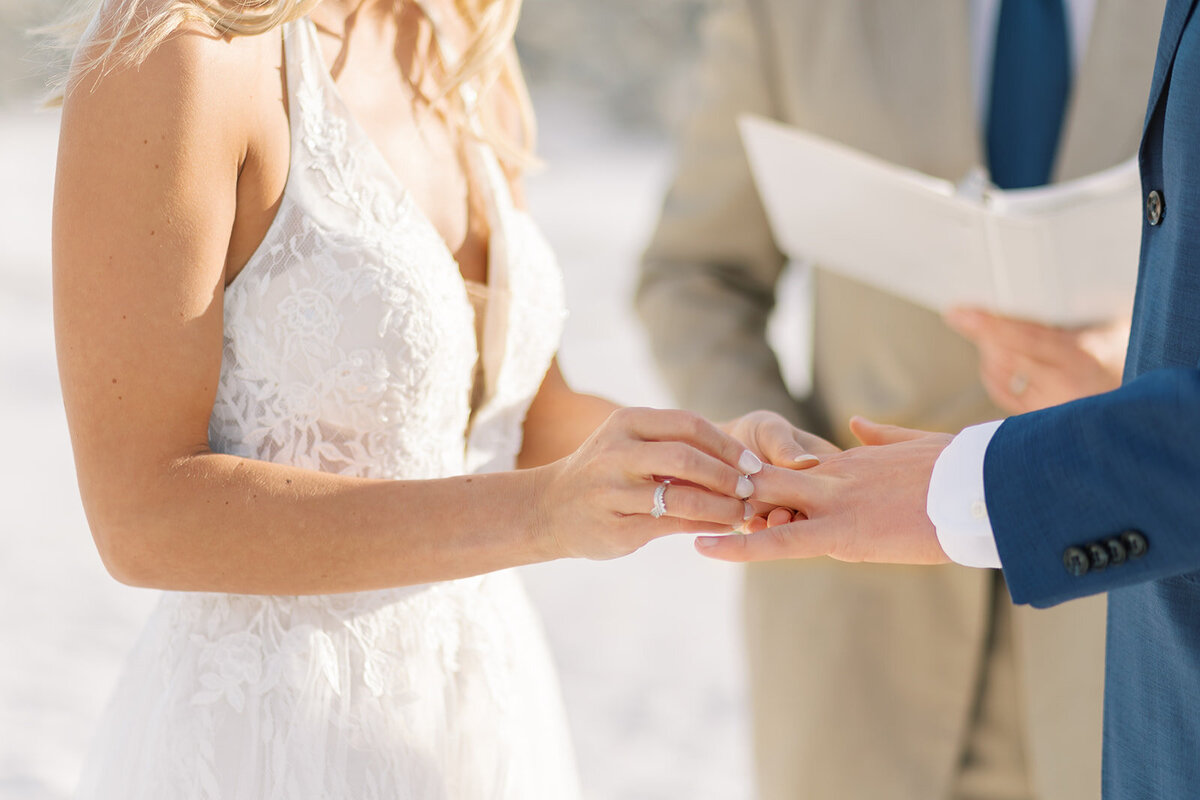rosed-photo-chantilly-chic-celebrations-clearwater-beach-elope-9