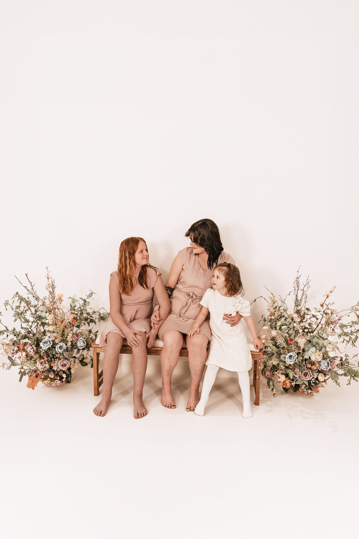 mom with daughers