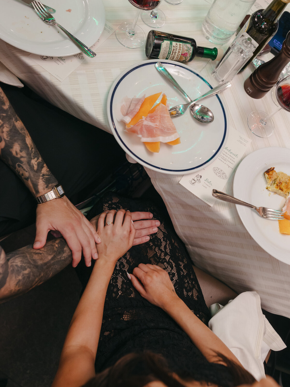 Cacie_Carroll@CacieCarrollPhotography_KriziaandNick_LocalPizzariaWelcomeDinner_SantaMargheritaItaly-259