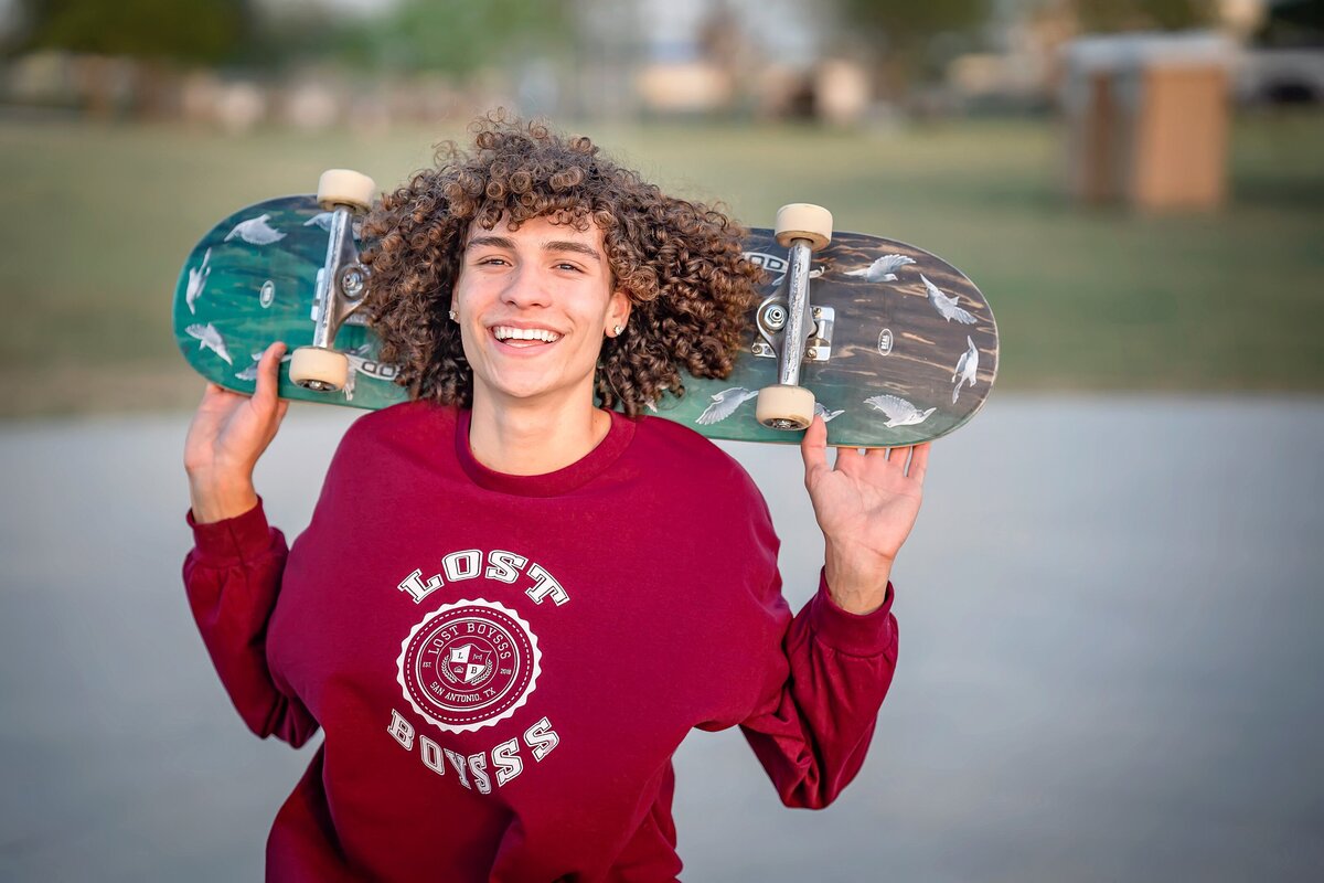 senior_guy_skateboarding_103