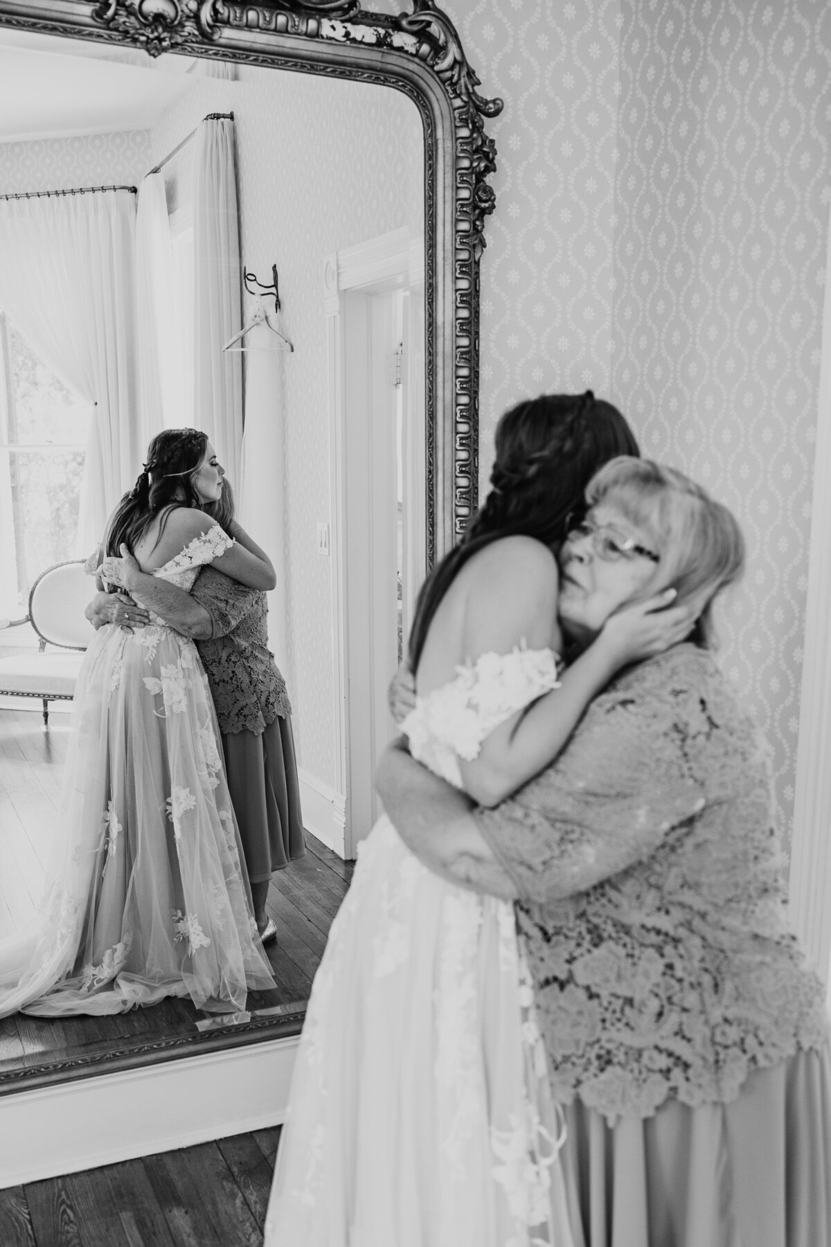 TessLesliePhotos-summer-wedding-woodbine-mansion-116